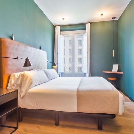 Uma Suites Atocha Мадрид Екстериор снимка